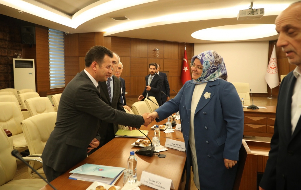 Türk-İş Kamu Koordinasyon Kurulu, Kamu İşçilerinin Taleplerini Bakan Selçuk’ a İlettiler